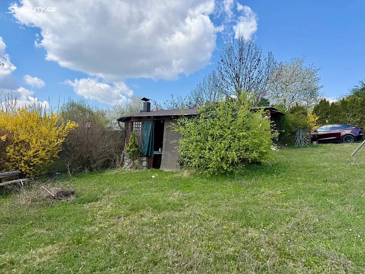 Prodej stavebního pozemku 652 m² – pohled 3
