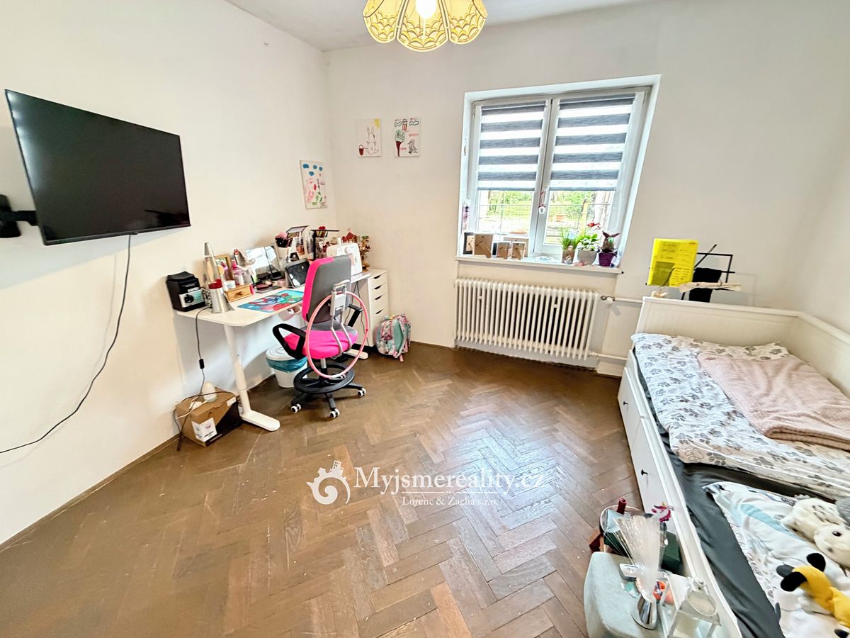 Prodej rodinného domu 192 m², pozemek 552 m² – fotografie 2