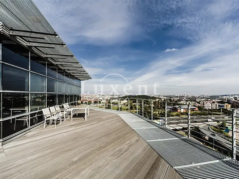 Pronájem kanceláře 883 m², Praha – náhled fotky 2