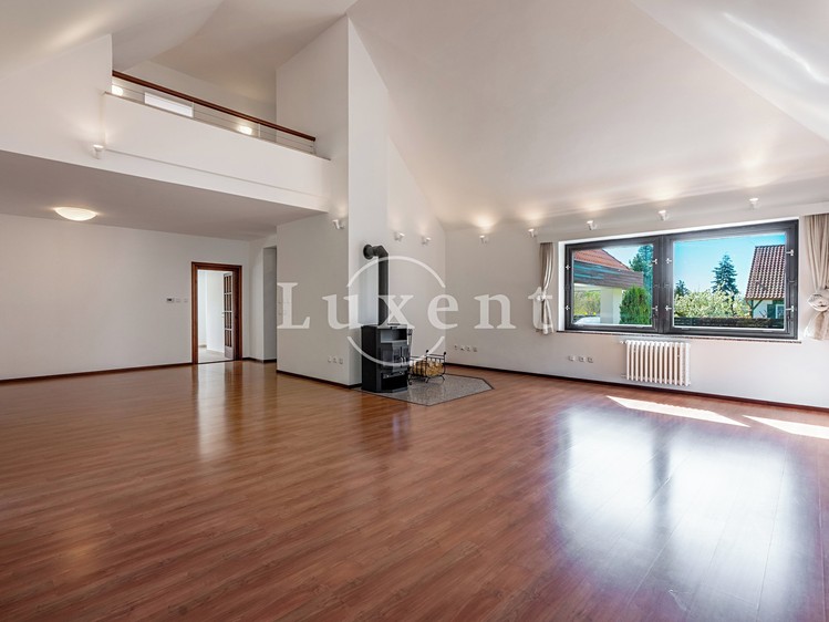 Комерційне приміщення в оренду, 417 м² (1 з 20)