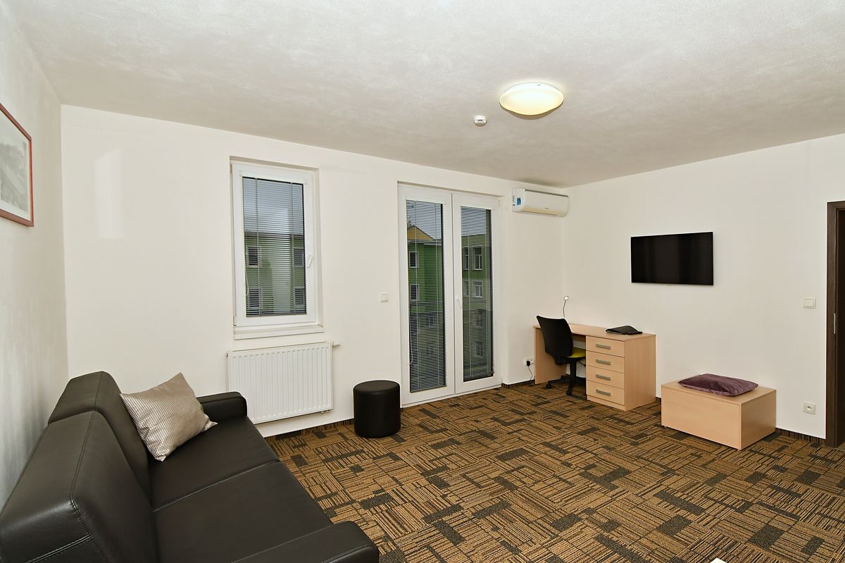Pronájem bytu 2+kk 66 m² – fotografie 4