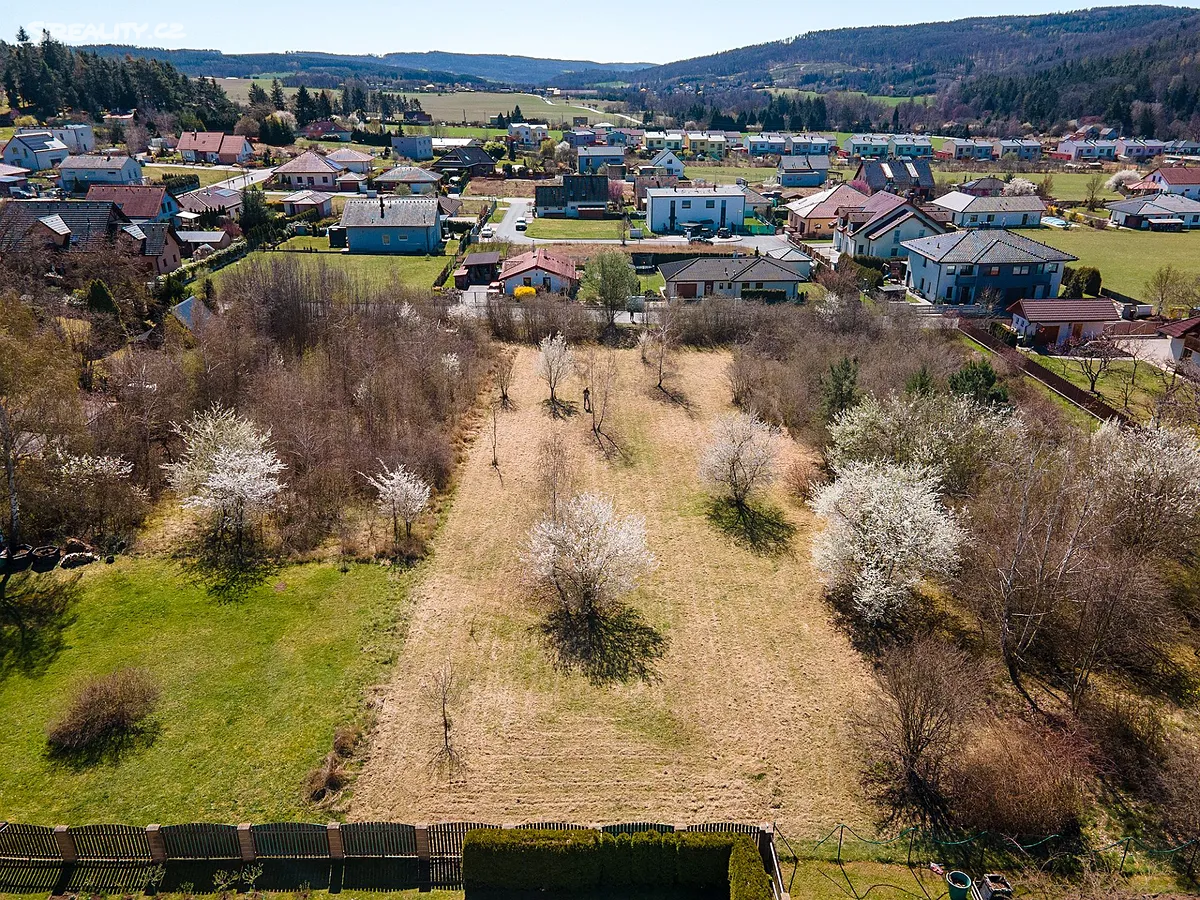 Prodej stavebního pozemku 942 m² - Więcej