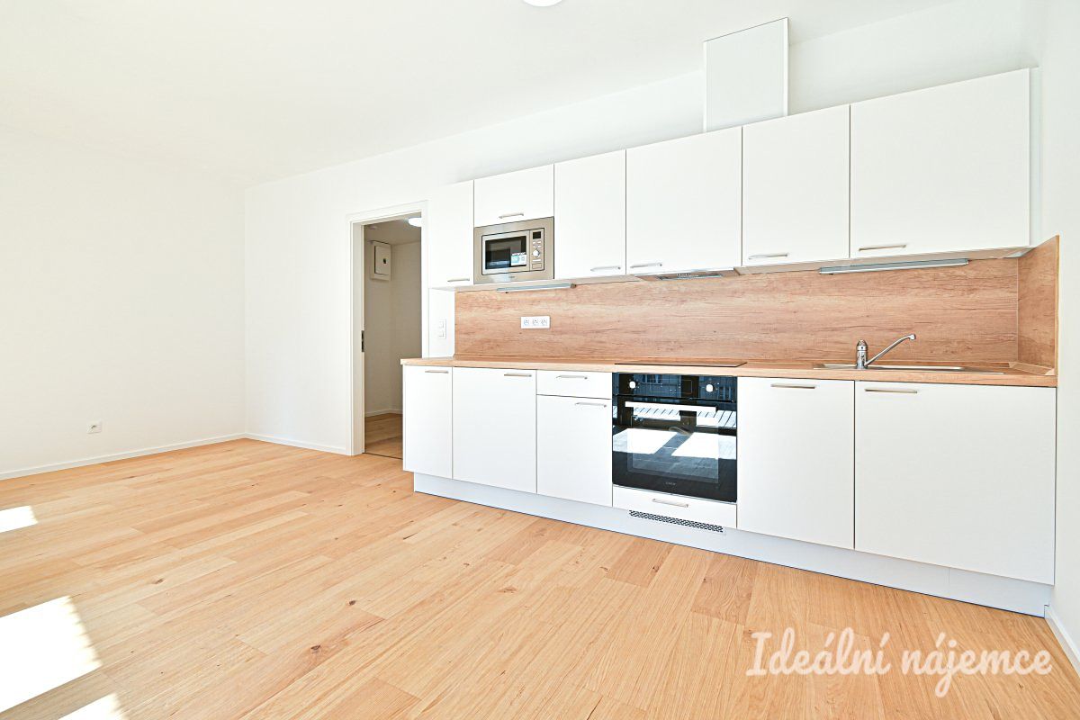 Pronájem bytu 1+kk 34 m²