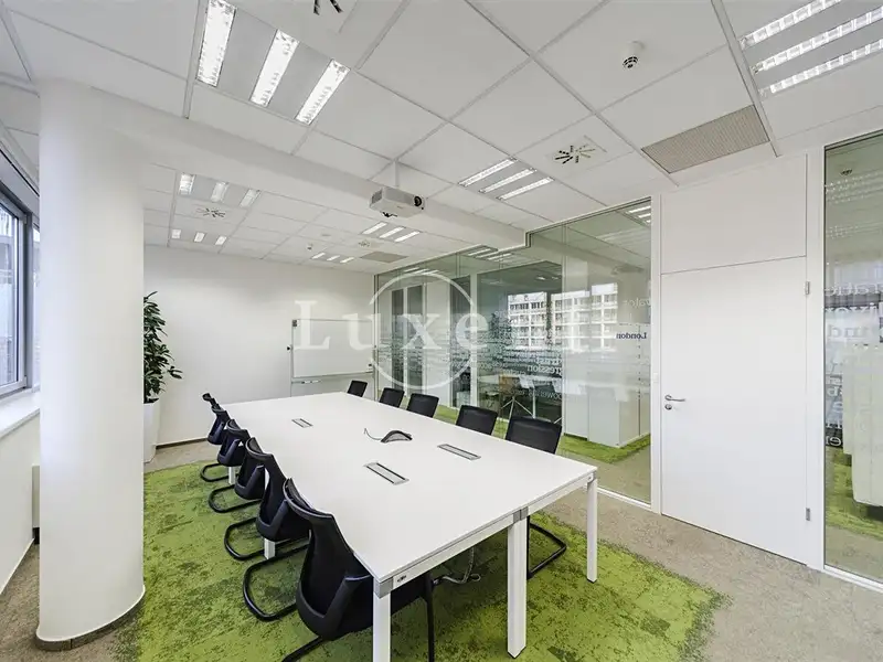 Pronájem kanceláře 883 m², Praha – náhled fotky 3