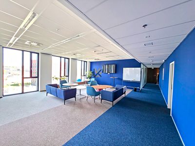 Pronájem kanceláře 564 m²
