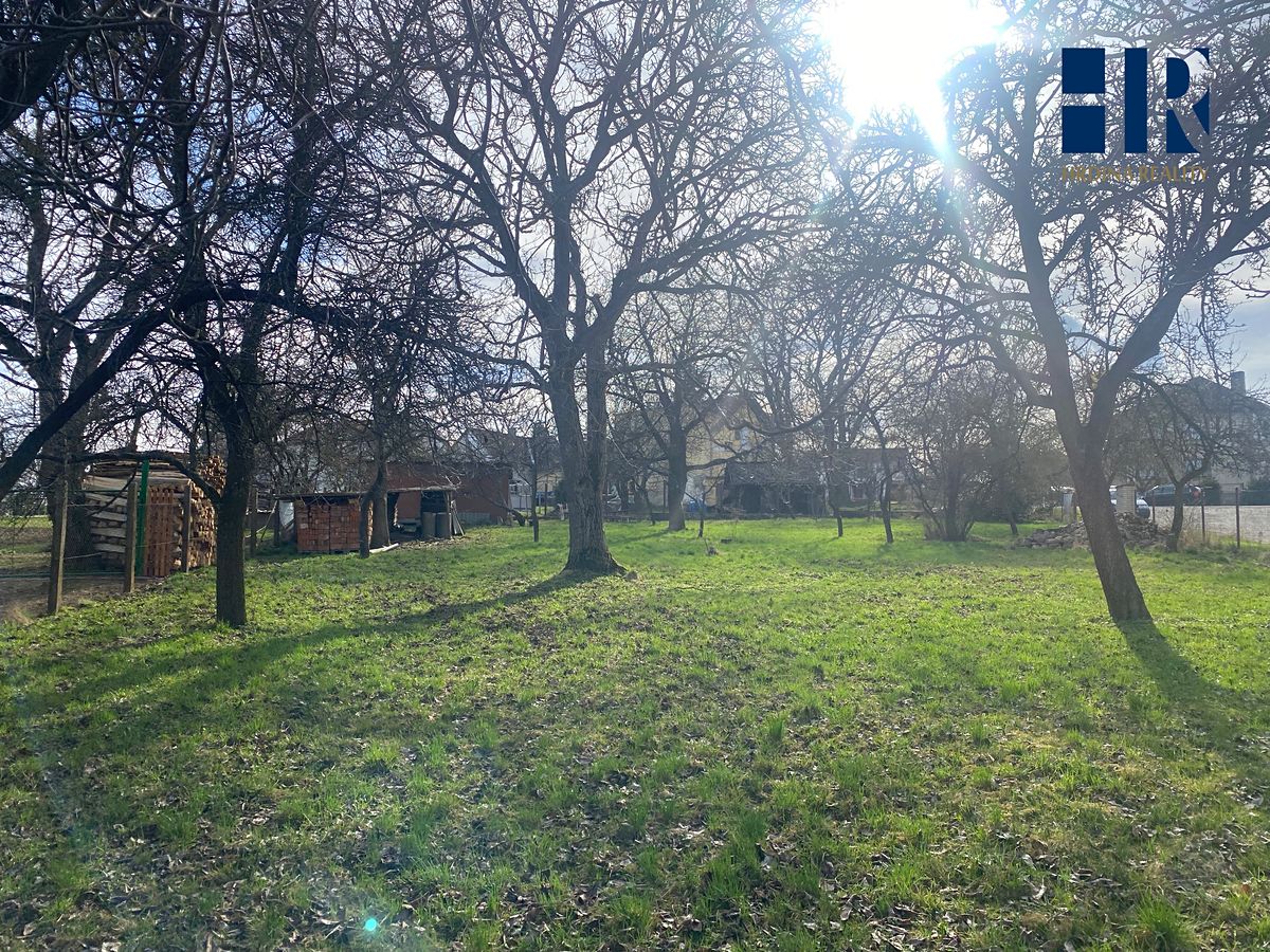 Prodej stavebního pozemku 1250 m²