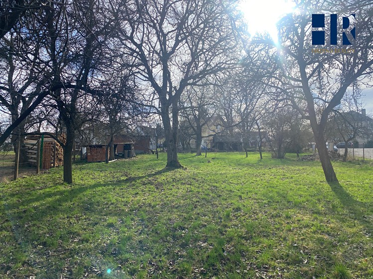 Prodej pozemku, 1 250 m² (1 z 11)