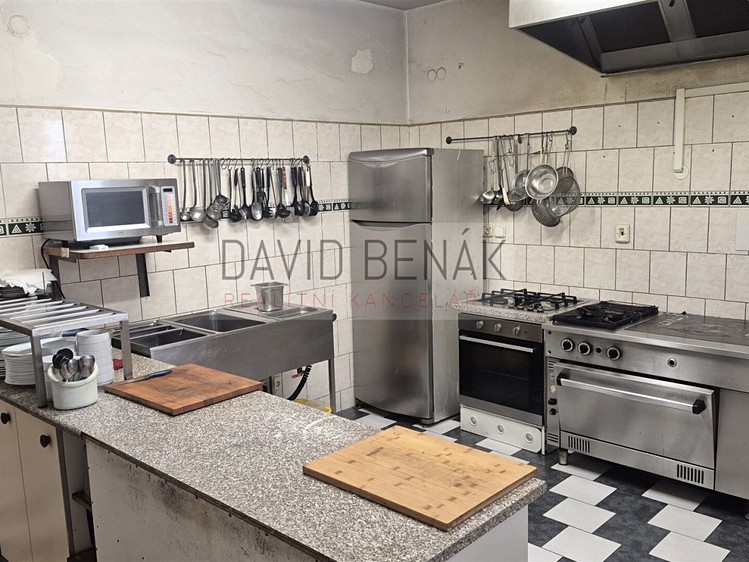 Prodej komerčního prostoru, 459 m² (16 z 21)