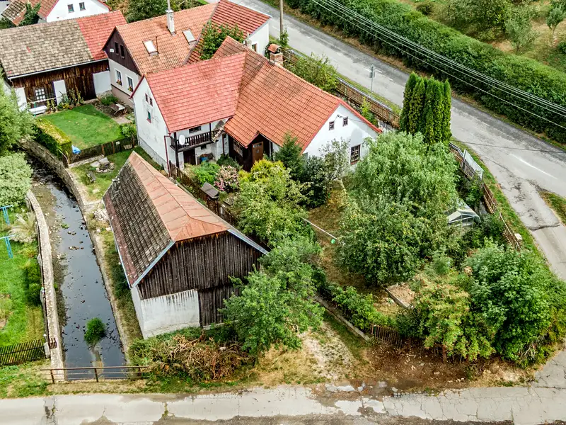 Prodej chalupy 125 m², pozemek 689 m², Strmilov – náhled fotky 1