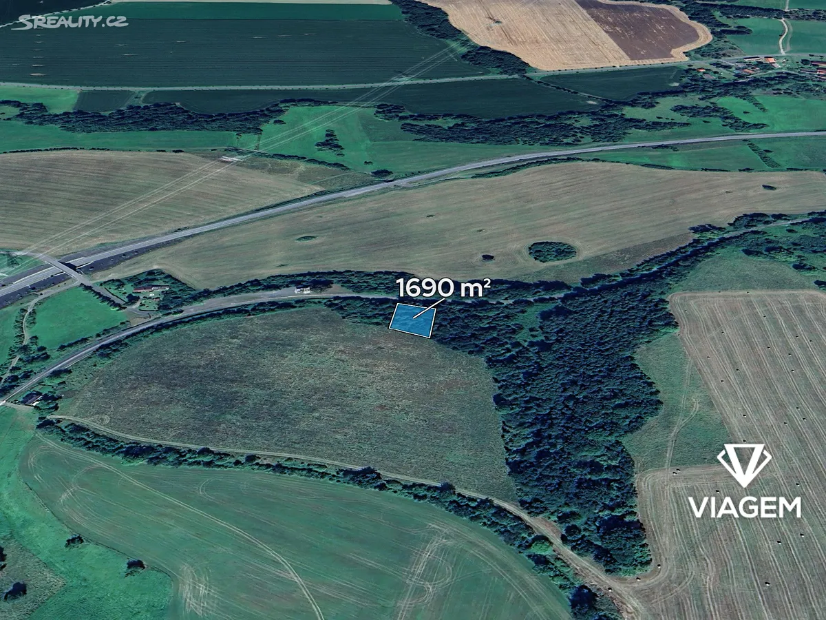 Prodej podílu 2/7 pole 482 m²
