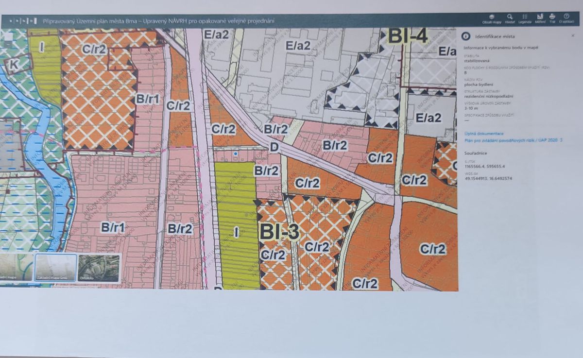 Prodej stavebního pozemku 381 m² – fotografie 3