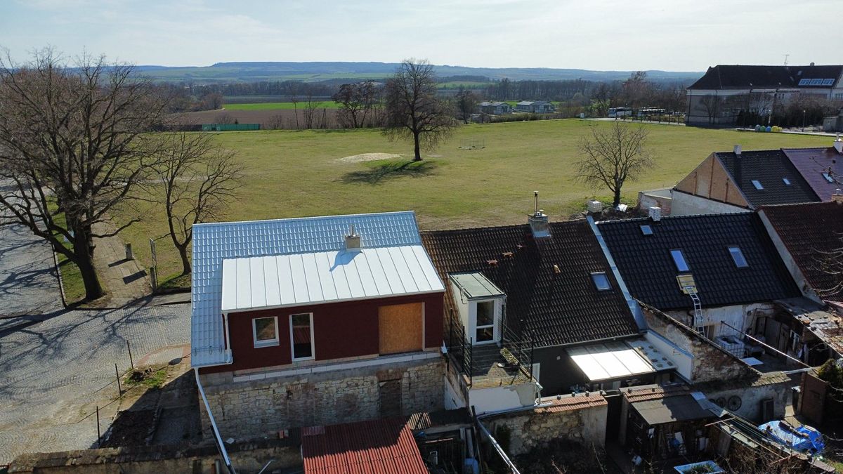 Prodej rodinného domu 193 m², pozemek 129 m² – fotografie 3