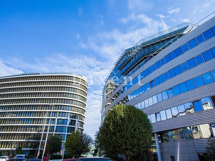 Комерційне приміщення в оренду, 883 м² (1 з 6)