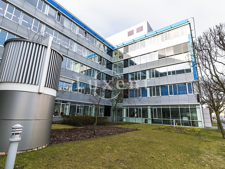 Pronájem komerčního prostoru, 393 m² (23 z 23)