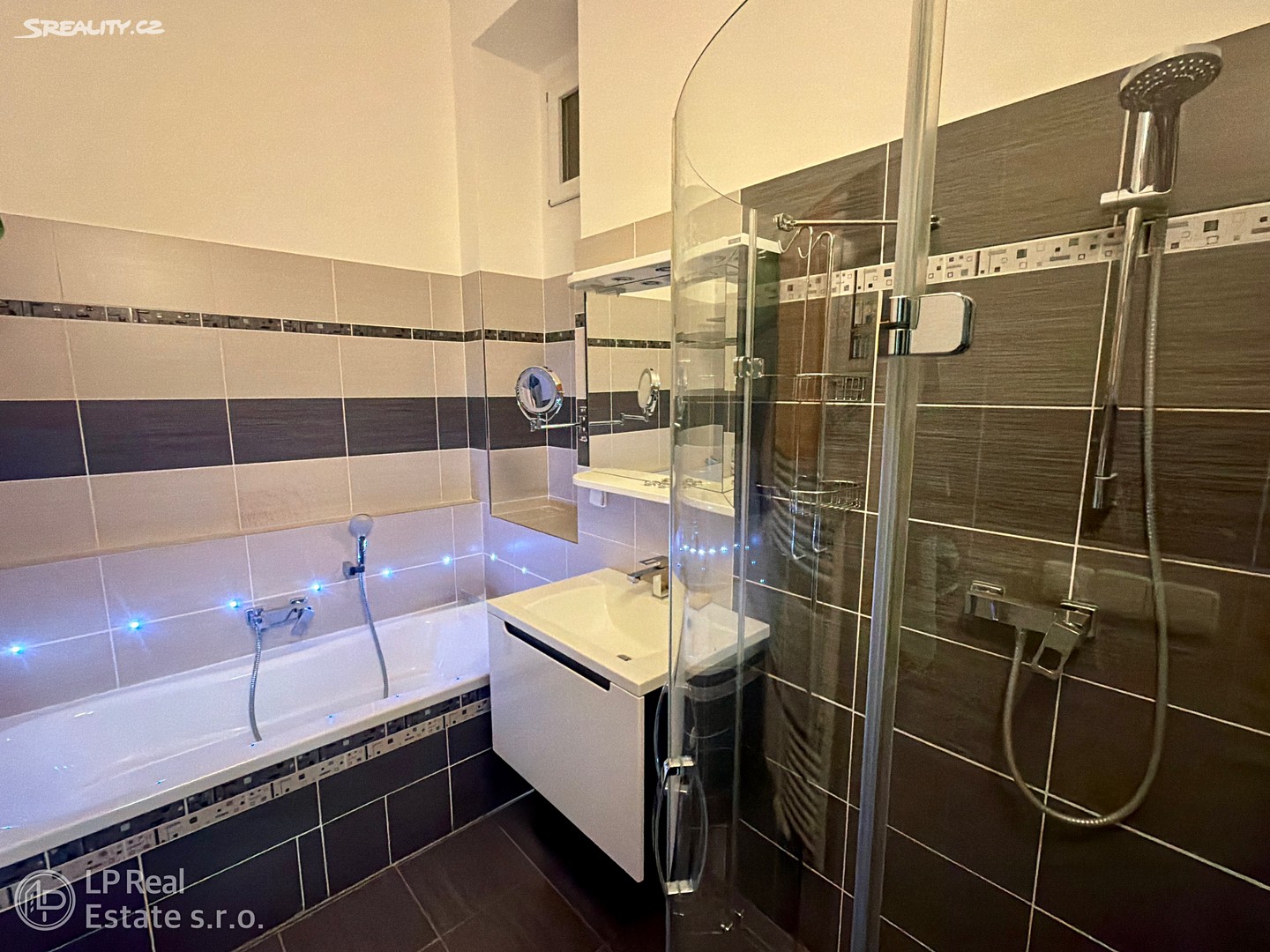 Pronájem bytu 3+1 109 m² – další