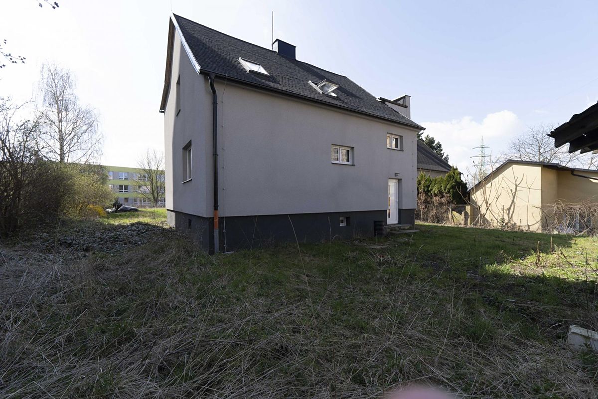 Prodej vícegeneračního domu 147 m², pozemek 1813 m² – fotografie 2