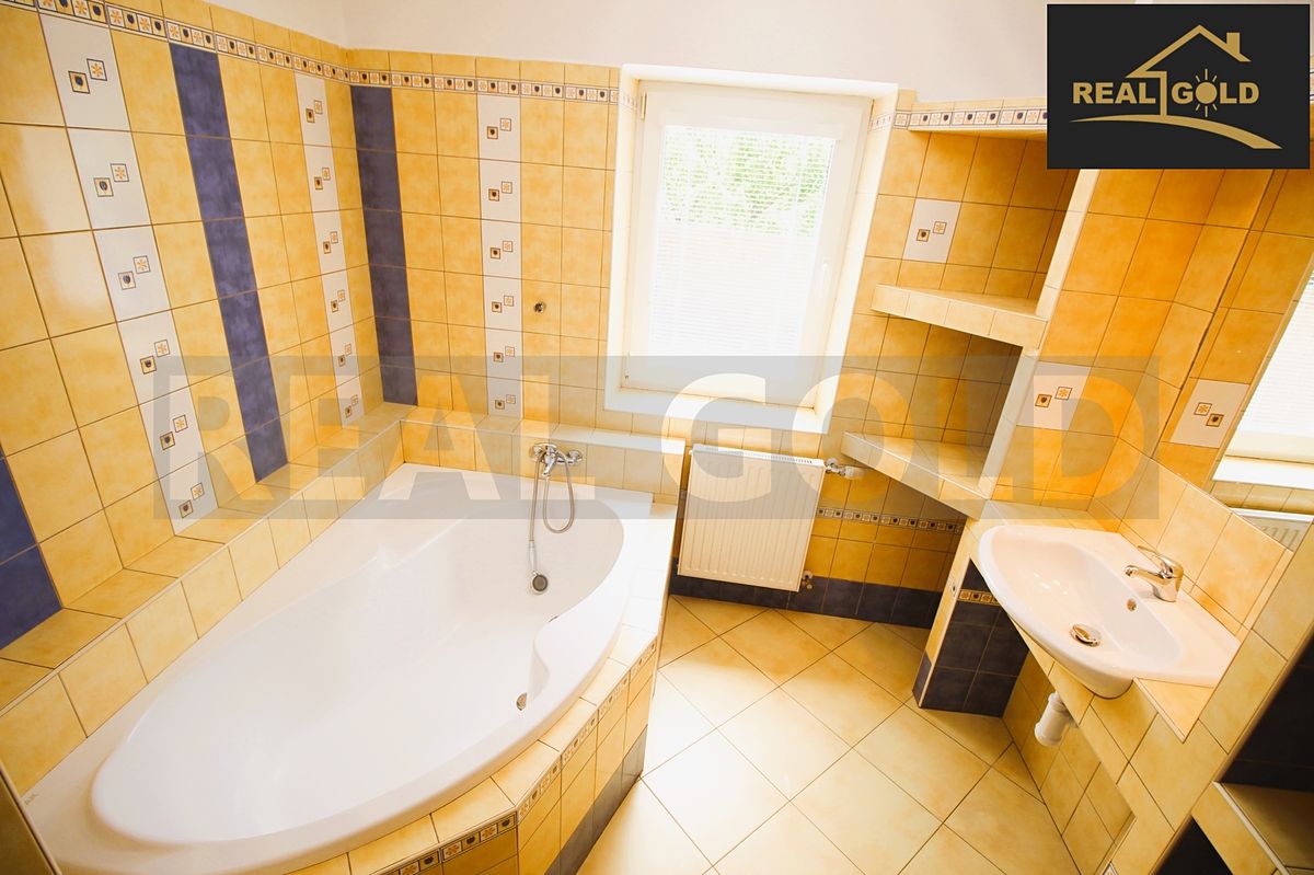 Prodej rodinného domu 280 m², pozemek 258 m² – fotografie 5