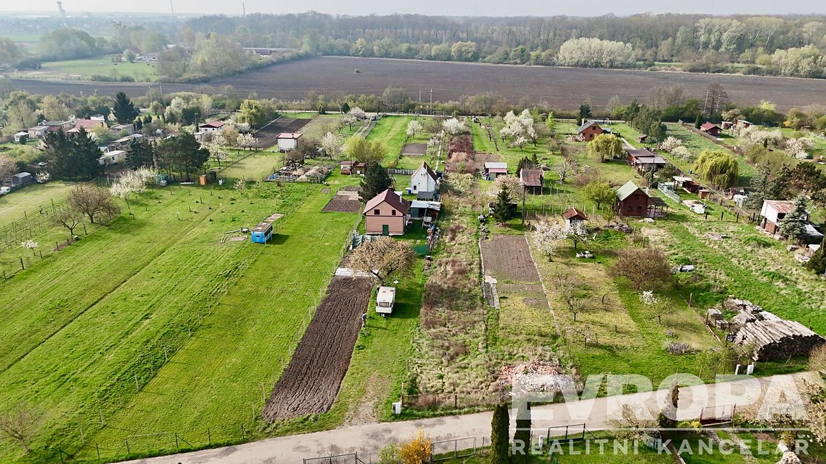 Prodej pole 1539 m²