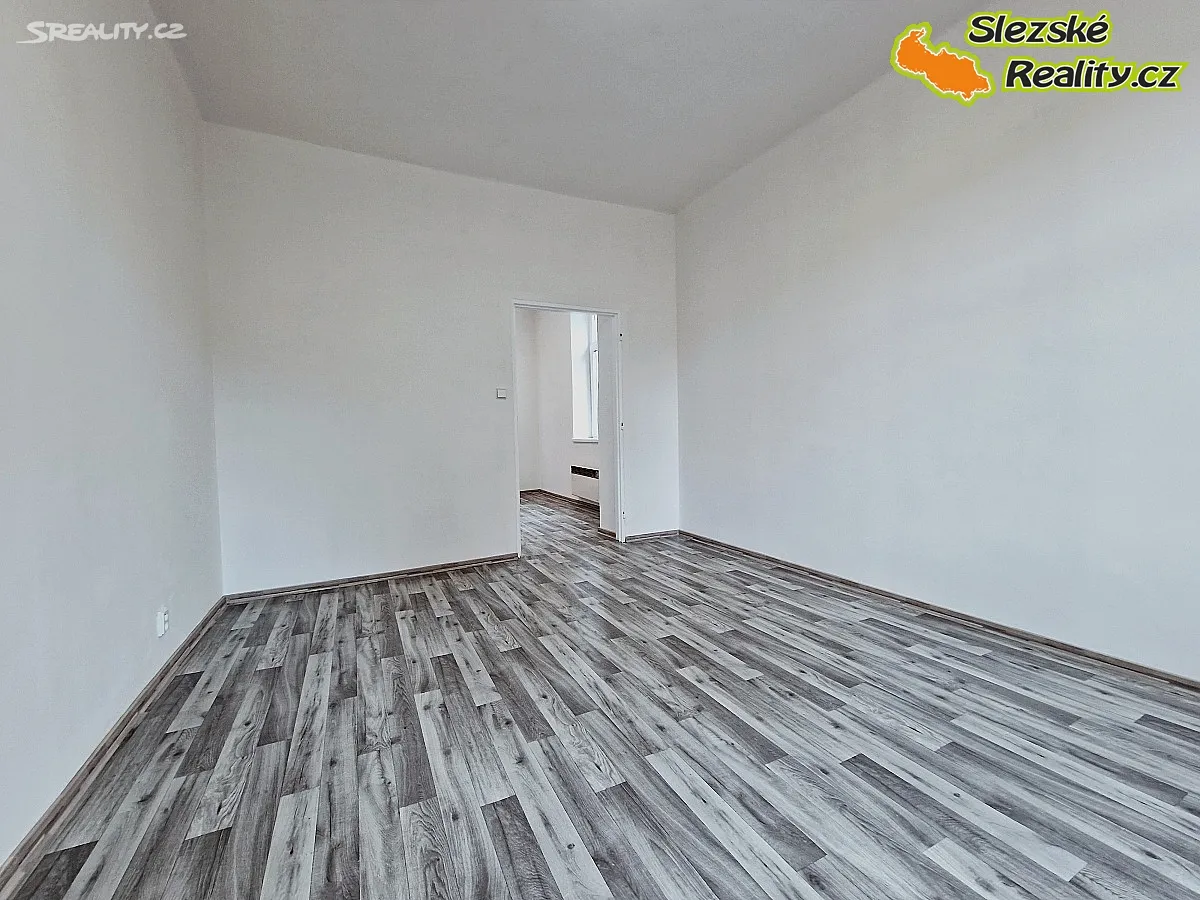 Pronájem bytu 1+1 39 m² – pohled 2