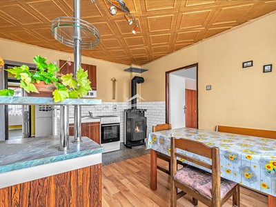 Prodej  rodinného domu 140 m², pozemek 1 036 m² (Podkrovní) — photo 2