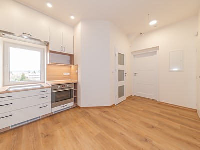 Pronájem bytu 2+kk 40 m² (Podkrovní)