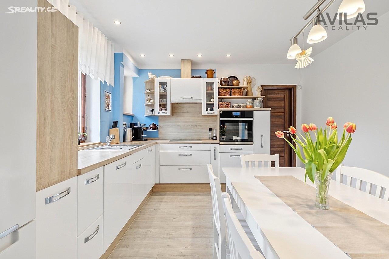 Prodej  rodinného domu 269 m², pozemek 1 084 m² – pohled 5