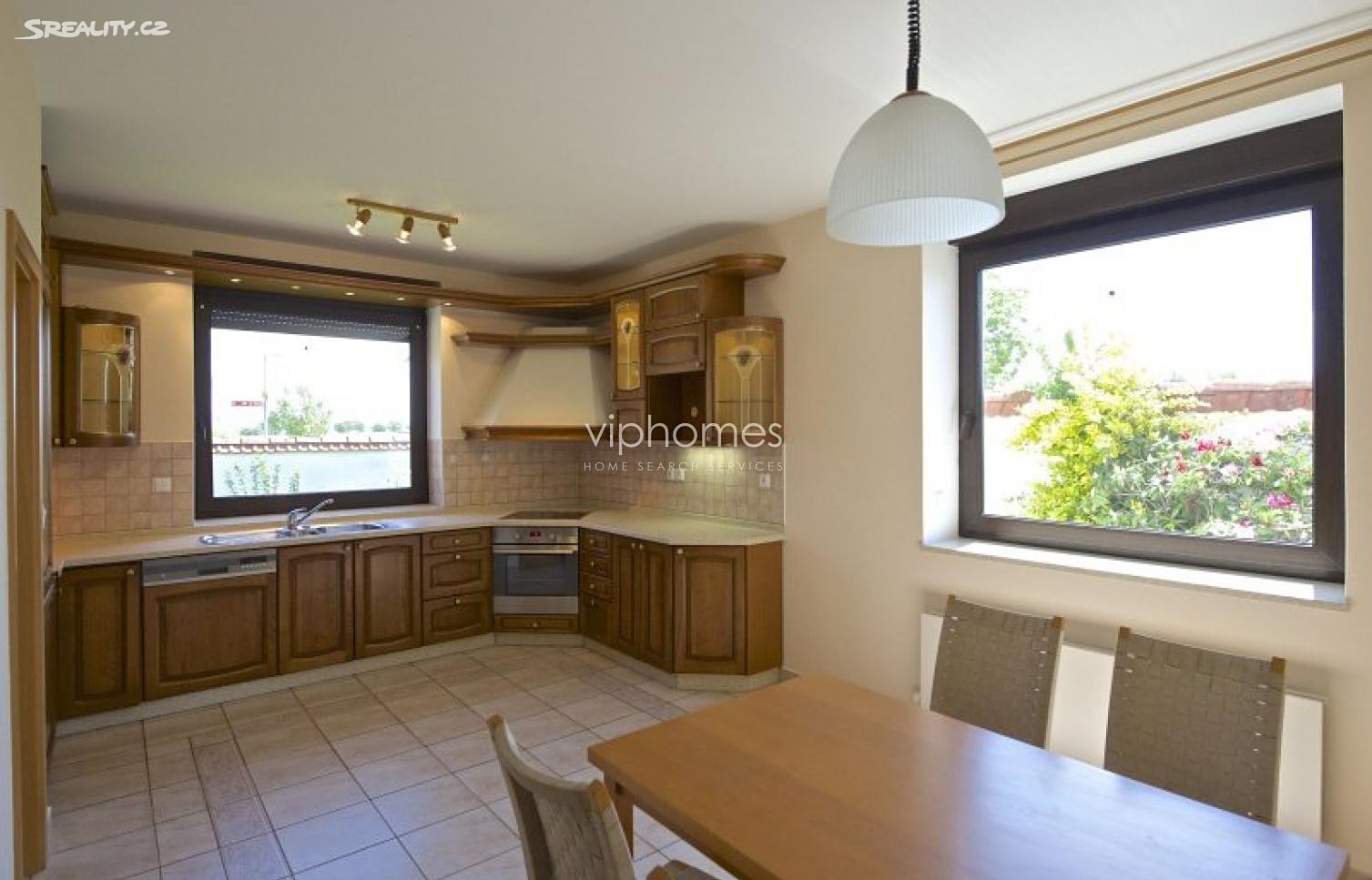 Pronájem  rodinného domu 280 m², pozemek 480 m² – pohled 3