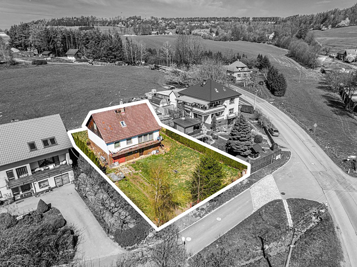Prodej rodinného domu 180 m², pozemek 699 m² – fotografie 2