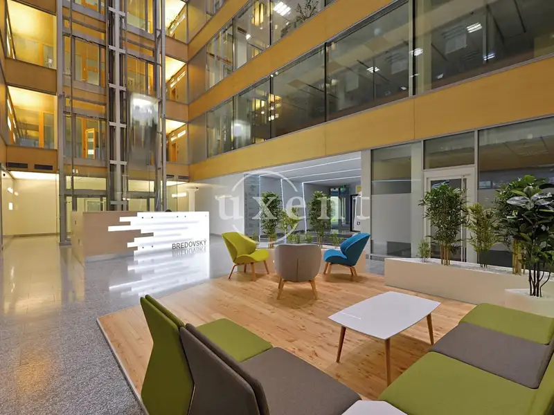 Pronájem kanceláře 300 m², Praha – náhled fotky 3
