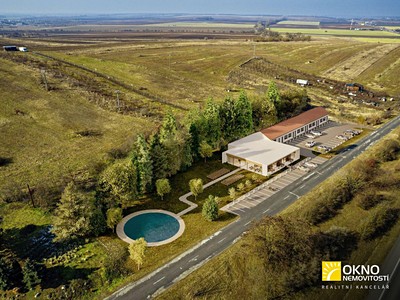 Prodej  komerčního pozemku 4 401 m²