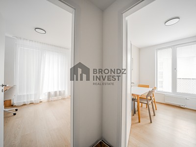 Pronájem bytu 2+1 61 m² (Jednopodlažní) — photo 4