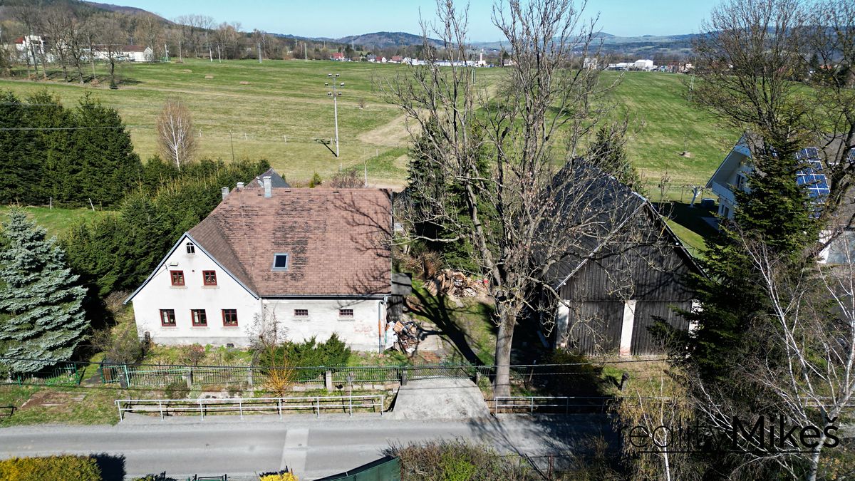 Prodej rodinného domu 273 m², pozemek 1560 m² – fotografie 3