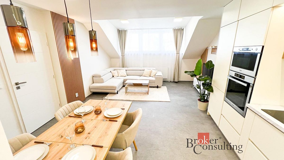 Pronájem bytu 2+kk 74 m² – fotografie 2