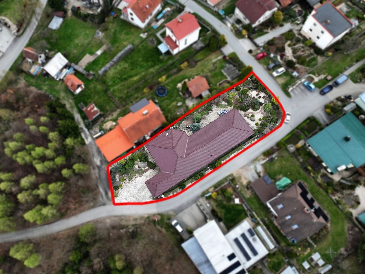 Prodej rodinného domu 301 m², pozemek 1047 m² – fotografie 4
