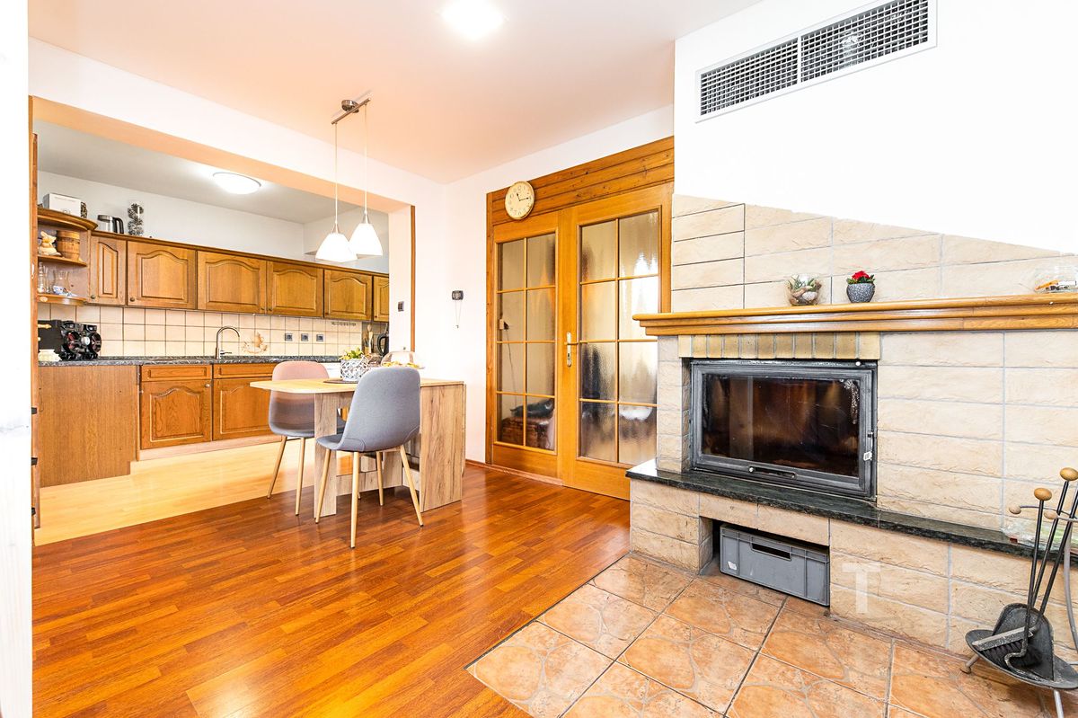 Prodej rodinného domu 190 m², pozemek 1104 m² – fotografie 5