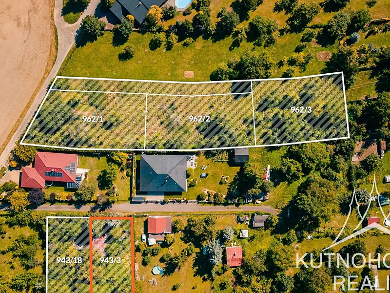 Prodej stavebního pozemku 856 m², Týnec nad Labem – náhled fotky 1
