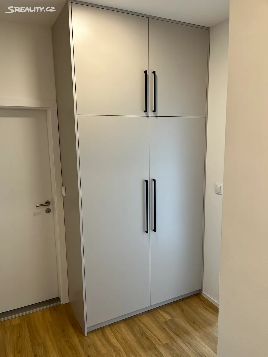 Pronájem bytu 1+kk 92 m² – další