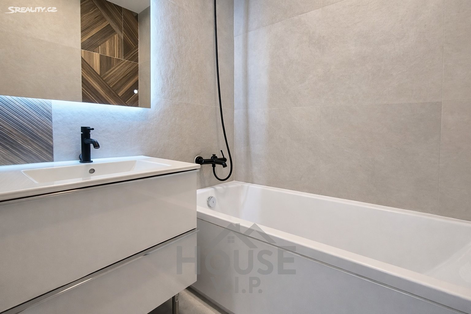 Prodej bytu 3+1 68 m² — 1/13