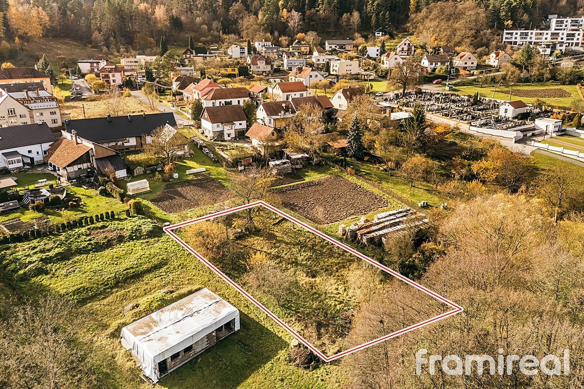 Prodej stavebního pozemku 1079 m²