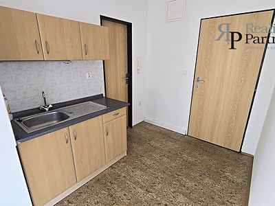 Pronájem kanceláře 55 m² — photo 3