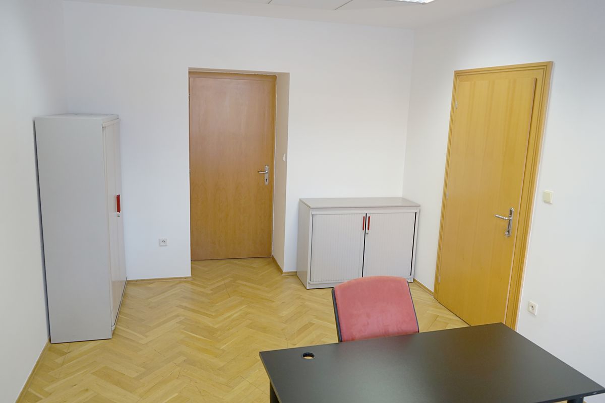 Pronájem kanceláře 77 m² – fotografie 5