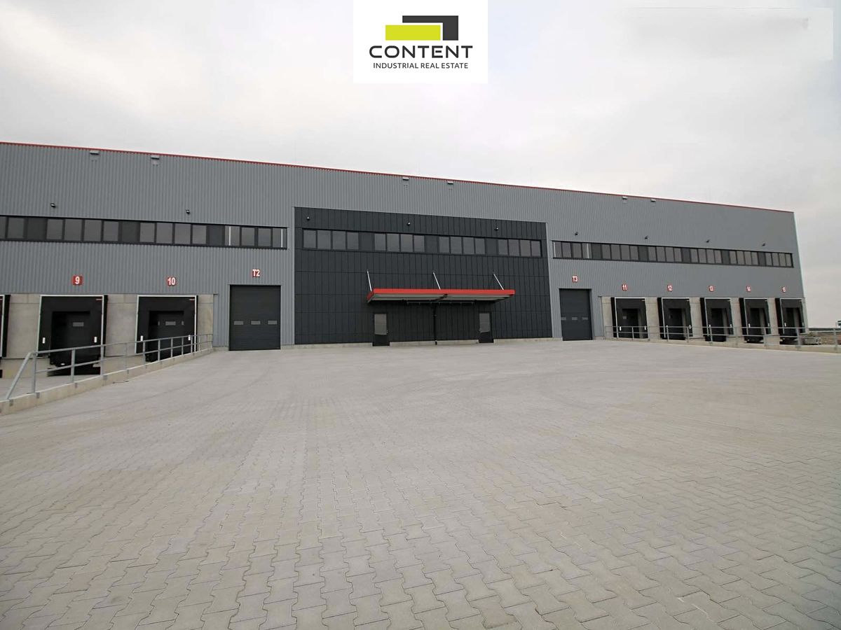 Pronájem výrobní haly, prostoru 2733 m²