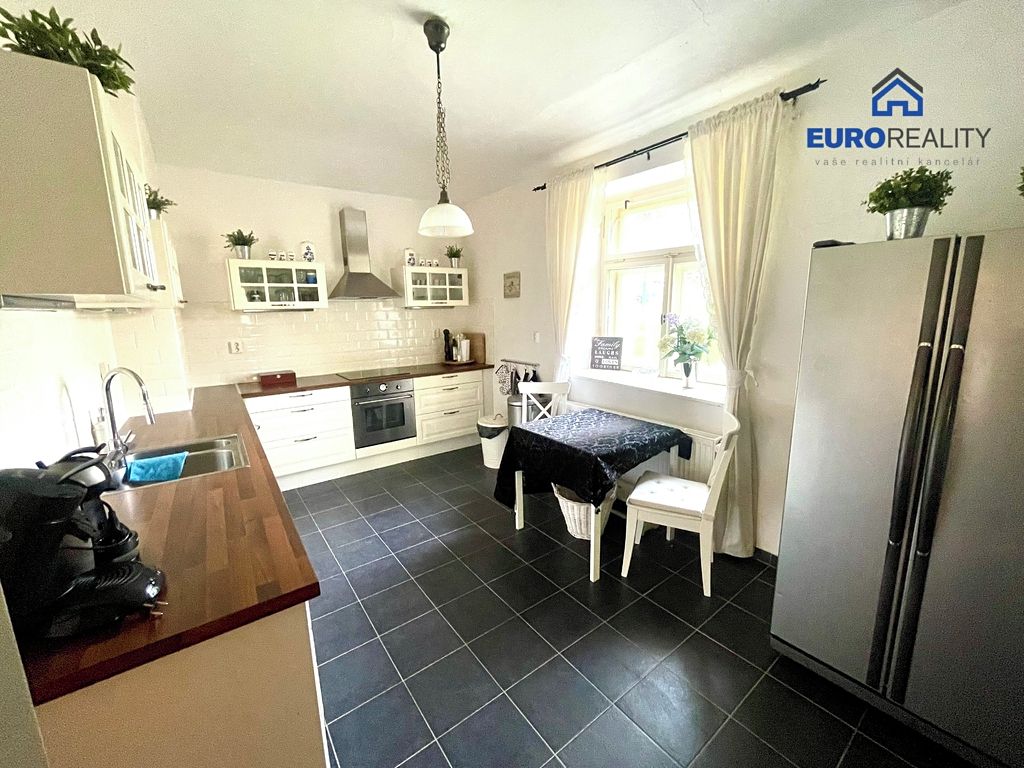 Prodej rodinného domu 336 m², pozemek 1412 m² – fotografie 2