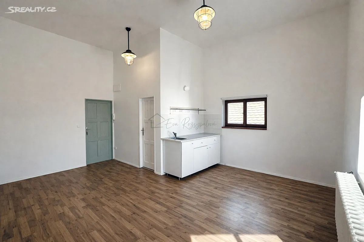 Pronájem bytu 1+kk 25 m², Kroměříž