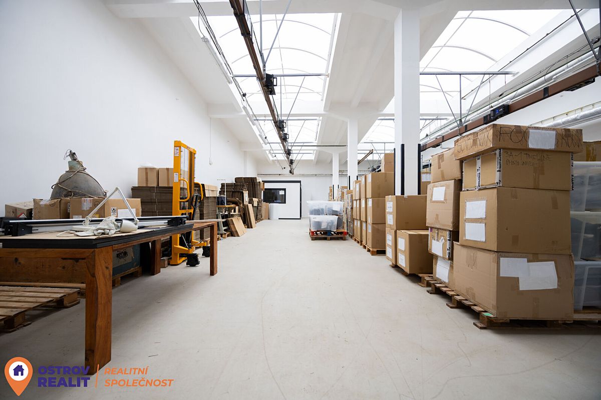 Prodej obchodního prostoru 198 m² – fotografie 2