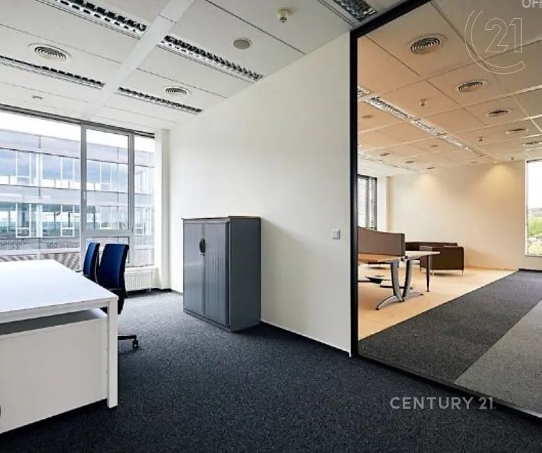 Pronájem kanceláře 166 m² – fotografie 2