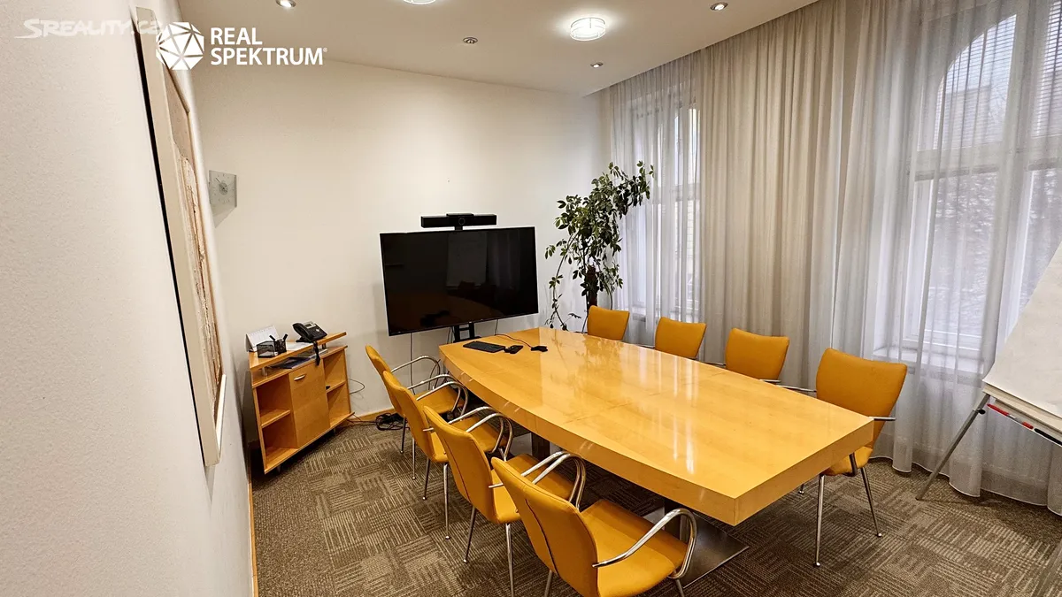Pronájem kanceláře 360 m² – pohled 4