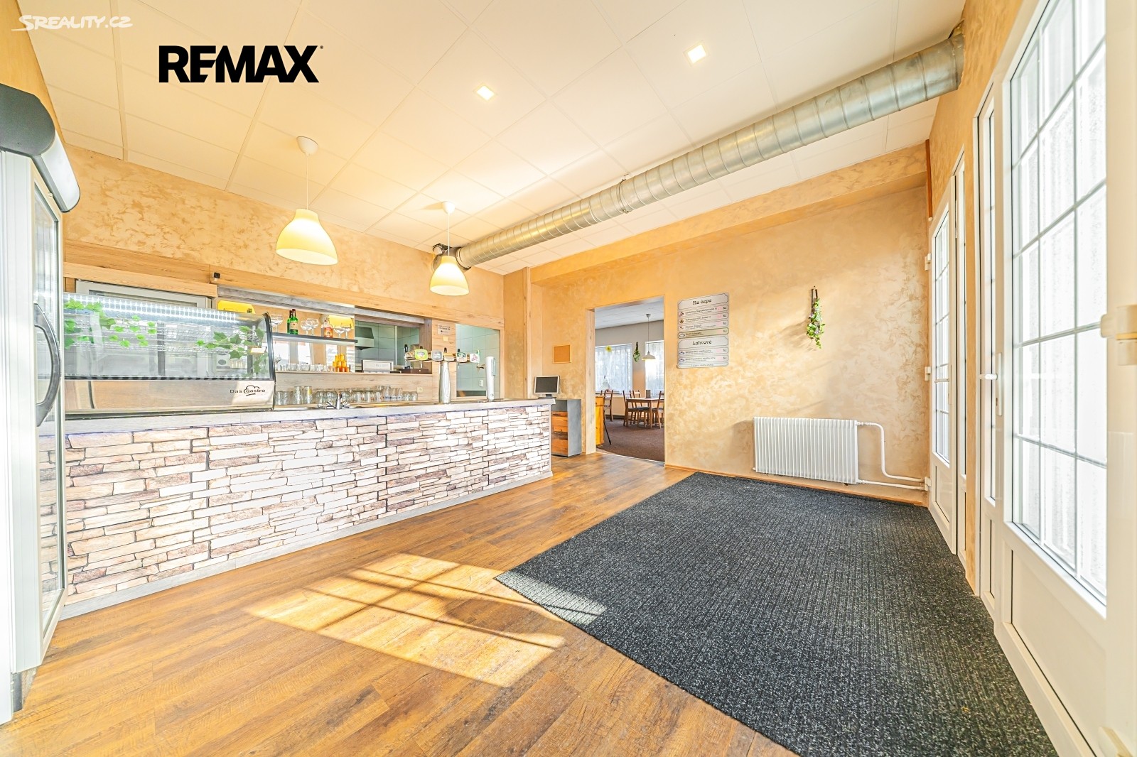 Prodej  rodinného domu 249 m², pozemek 460 m² – další