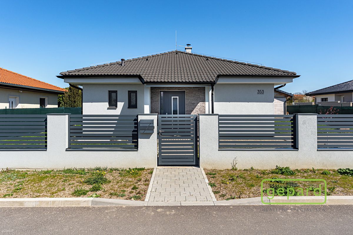 Prodej rodinného domu 90 m², pozemek 706 m² – fotografie 2