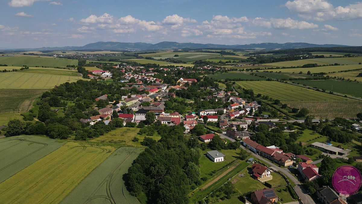 Prodej stavebního pozemku 363 m² – fotografie 3
